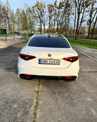 Alfa Romeo Giulia cena 84900 przebieg: 88292, rok produkcji 2017 z Białystok małe 106